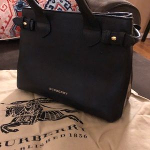 Burberry banner bag (sm)